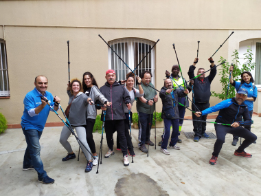 Participantes de la marcha nórdica